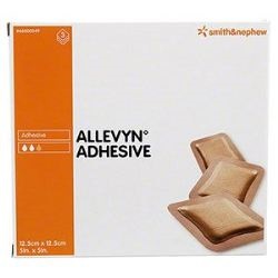 MEDICAZIONE IDROCELLULARE ADESIVA STERILE ALLEVYN ADHESIVE ALTAMENTE ASSORBENTE IN SCHIUMA DI POLIURETANO A STRUTTURA TRISTRATIFICATA 12,5X12,5CM 3 PEZZI - Parafarmacia Mostacciano