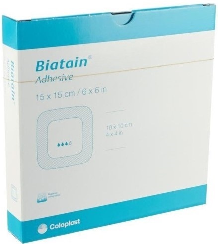 MEDICAZIONE BIATAIN IN SCHIUMA DI POLIURETANO CON IDROCOLLOIDE E BORDO ADESIVO 7,5X7,5 CM 10 PEZZI - Parafarmacia Mostacciano