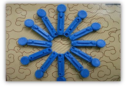 LANCETTE PUNGIDITO WELLION LANCET GAUGE 28 25 PEZZI - Parafarmacia Mostacciano