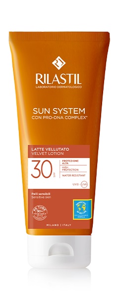 RILASTIL SUN SYSTEM PHOTO PROTECTION TERAPY LATTE VELLUTANTE SPF 30 200 ML - Parafarmacia Mostacciano
